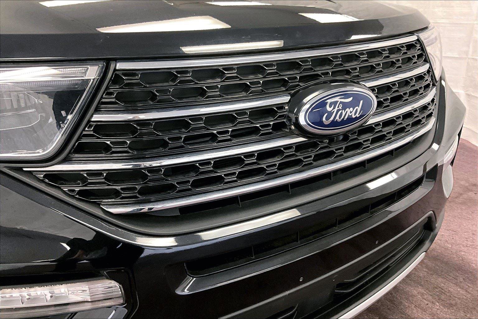 Certified 2021 Ford Explorer XLT w/ Equipment Group 202A image 30