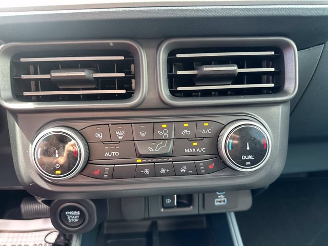 Certified 2024 Ford Maverick Lariat w/ Black Appearance Package FWD image 38