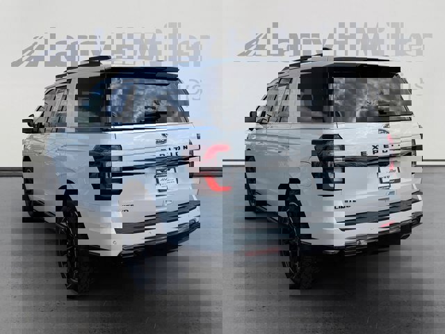Certified 2023 Ford Expedition Limited image 3