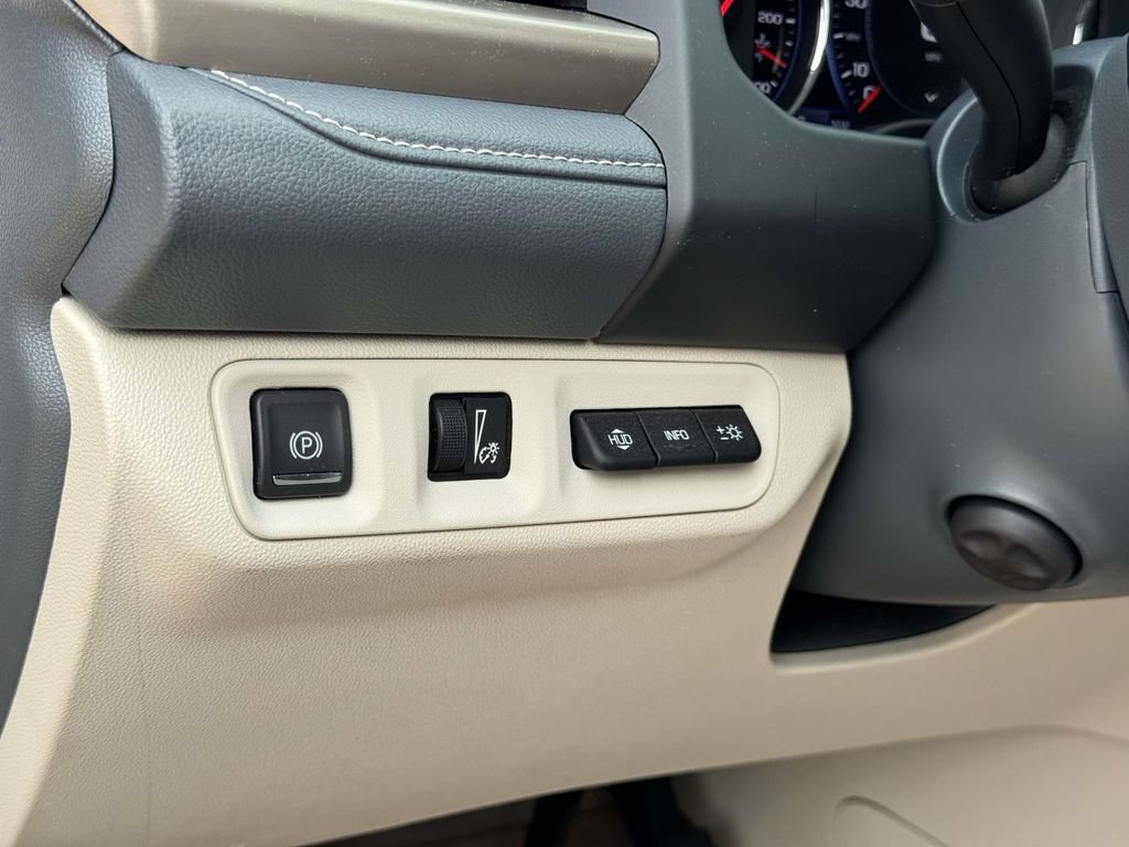 Used 2023 GMC Acadia Denali w/ Denali Ultimate Package FWD image 10
