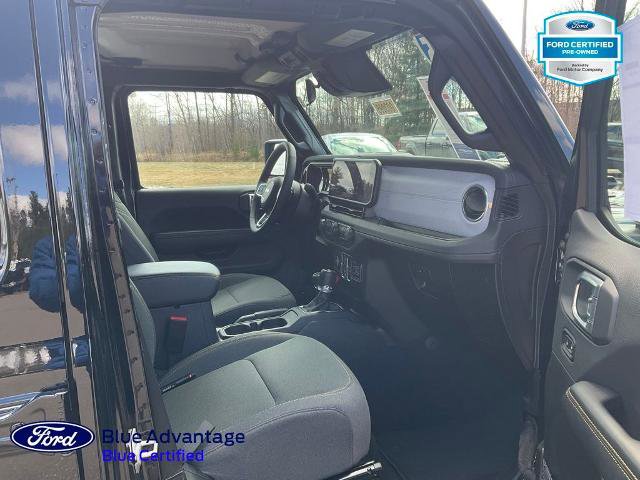 Used 2025 Jeep Wrangler Unlimited Sahara AWD/4WD image 19