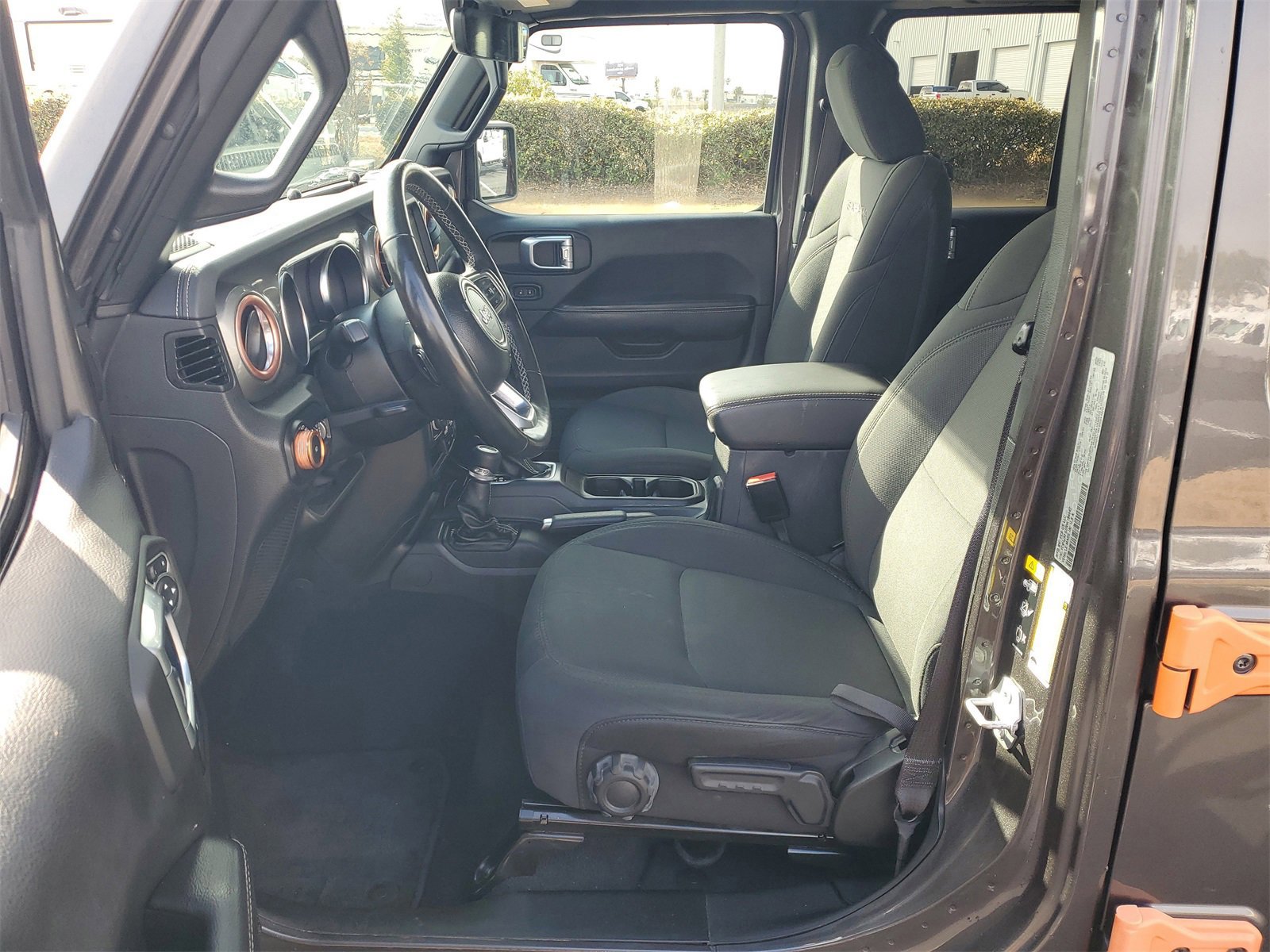 Used 2022 Jeep Wrangler Unlimited Sahara w/ Cold Weather Group image 16