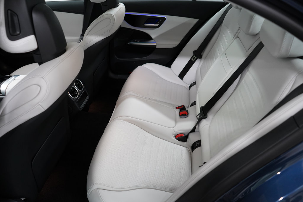 Used 2025 Mercedes-Benz C 300 4MATIC Sedan image 21