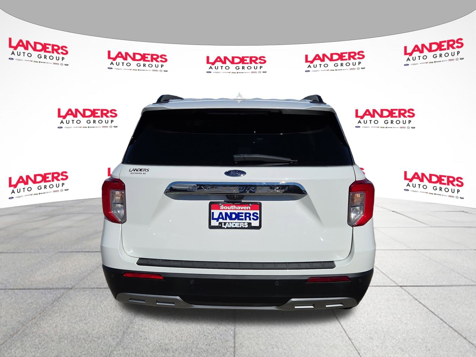 Certified 2022 Ford Explorer XLT w/ Equipment Group 202A image 4