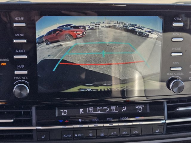 Used 2022 Toyota Sienna XLE image 16