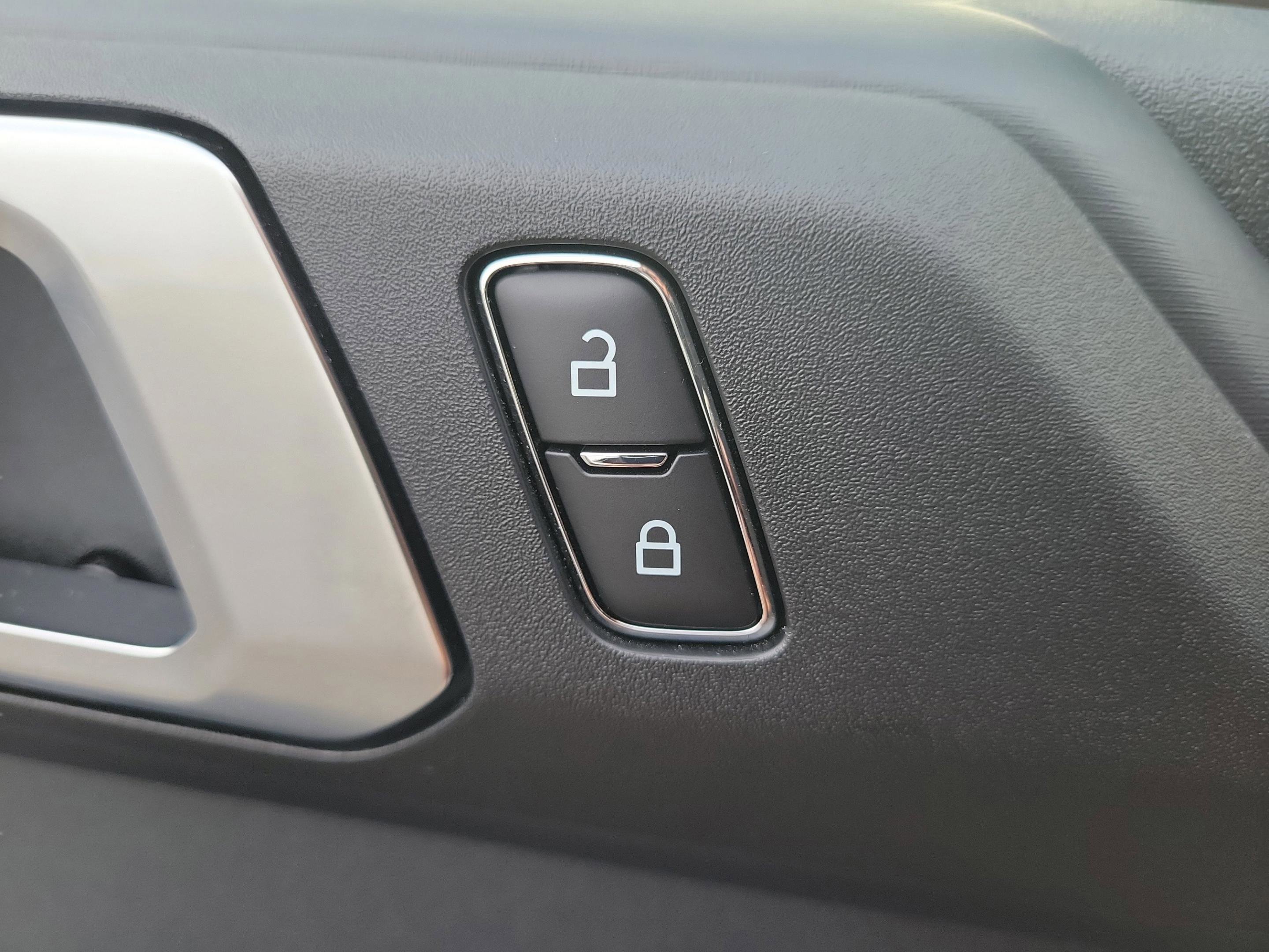 Certified 2025 Ford Bronco Badlands image 19