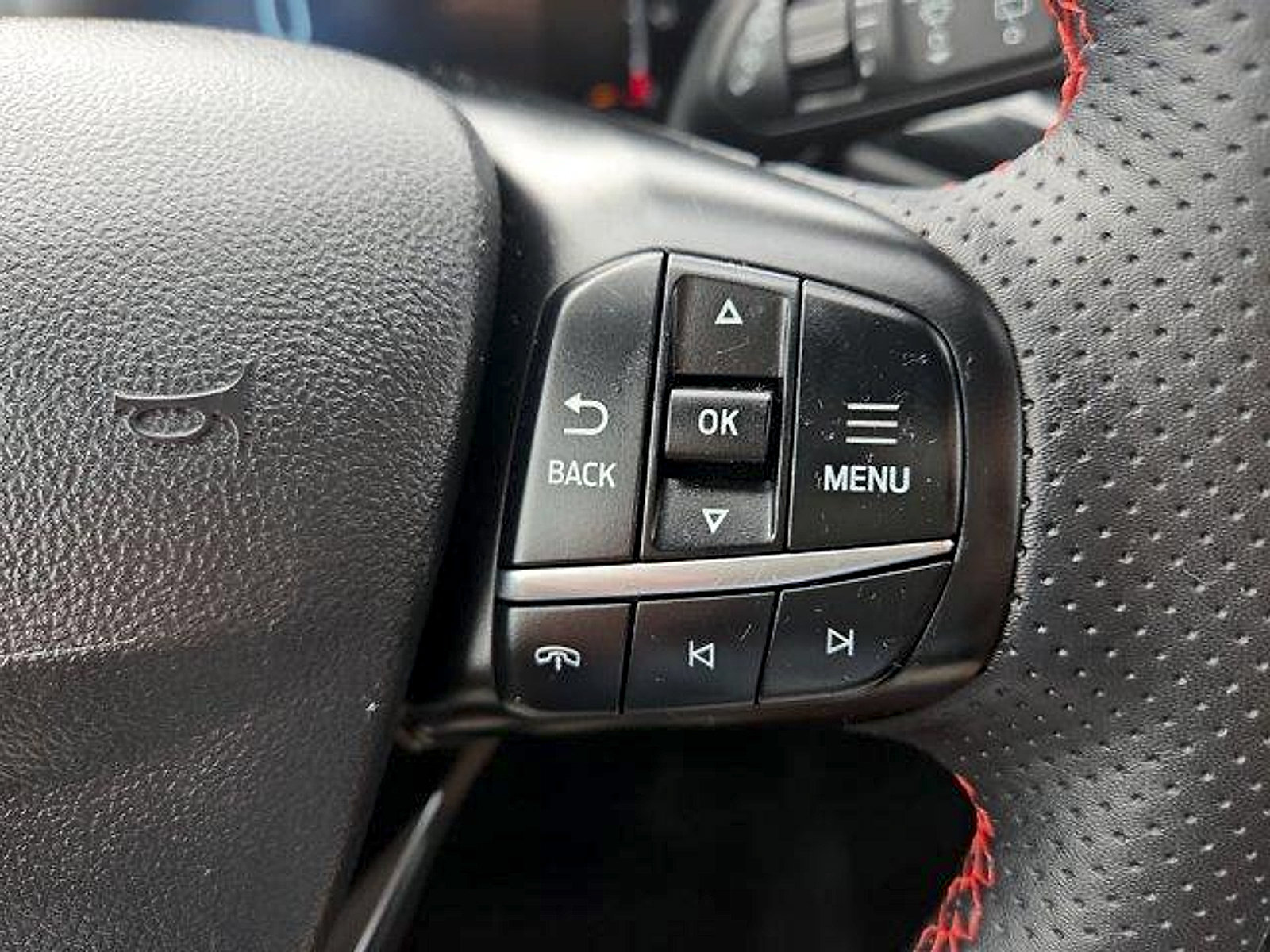 Certified 2023 Ford Escape ST-Line w/ Tech Pack #1 AWD/4WD image 15