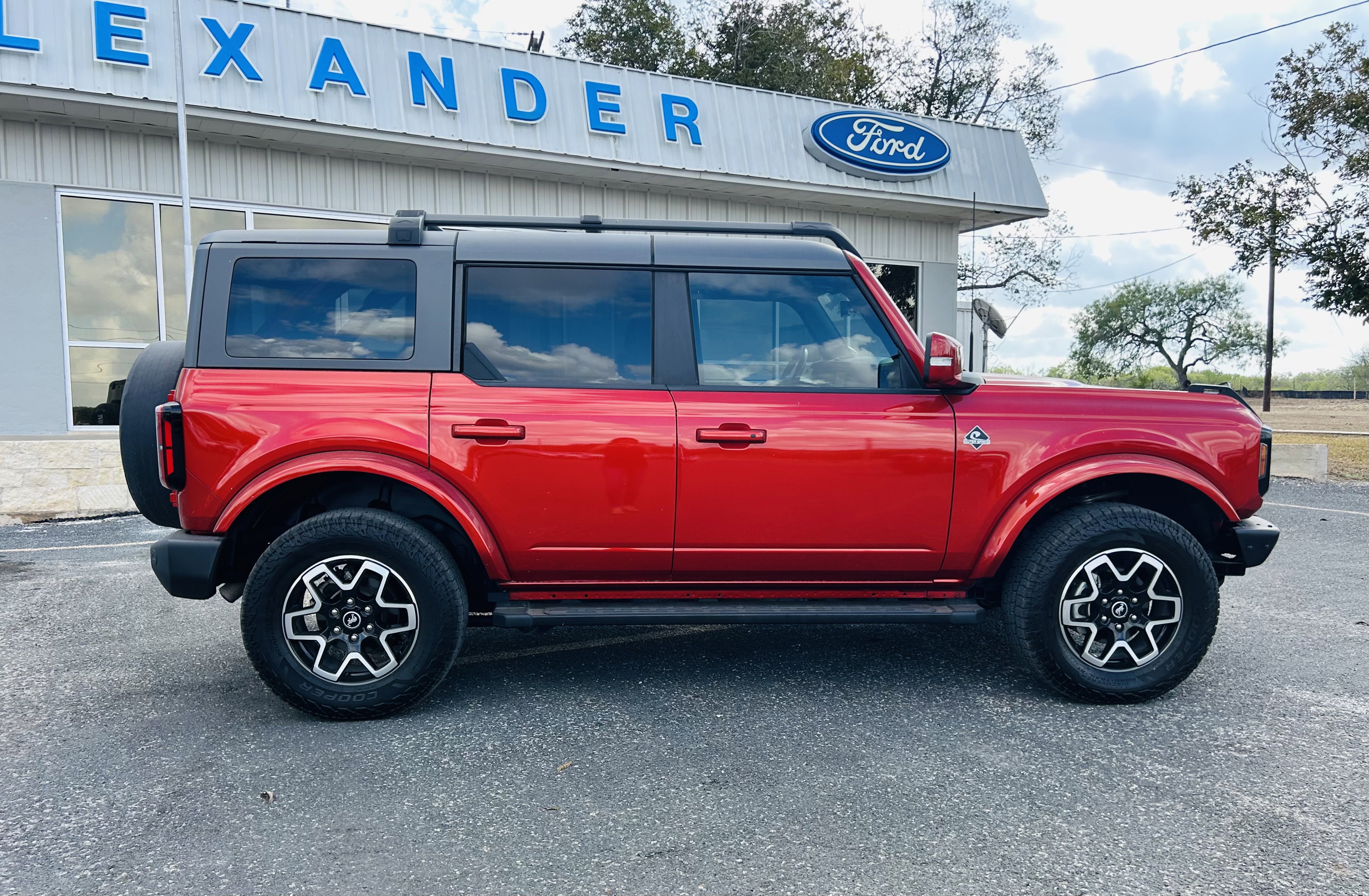 Certified 2024 Ford Bronco Outer Banks image 10
