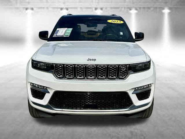 Used 2023 Jeep Grand Cherokee Summit w/ Adv Protech Group IV AWD/4WD image 2