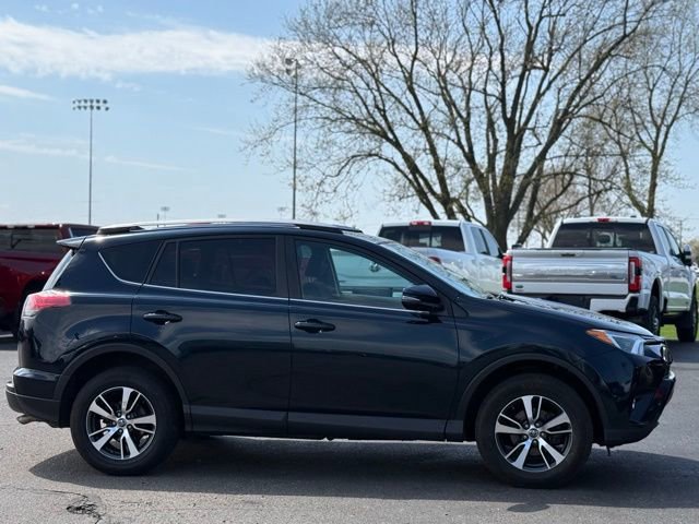Used 2017 Toyota RAV4 XLE AWD/4WD image 10