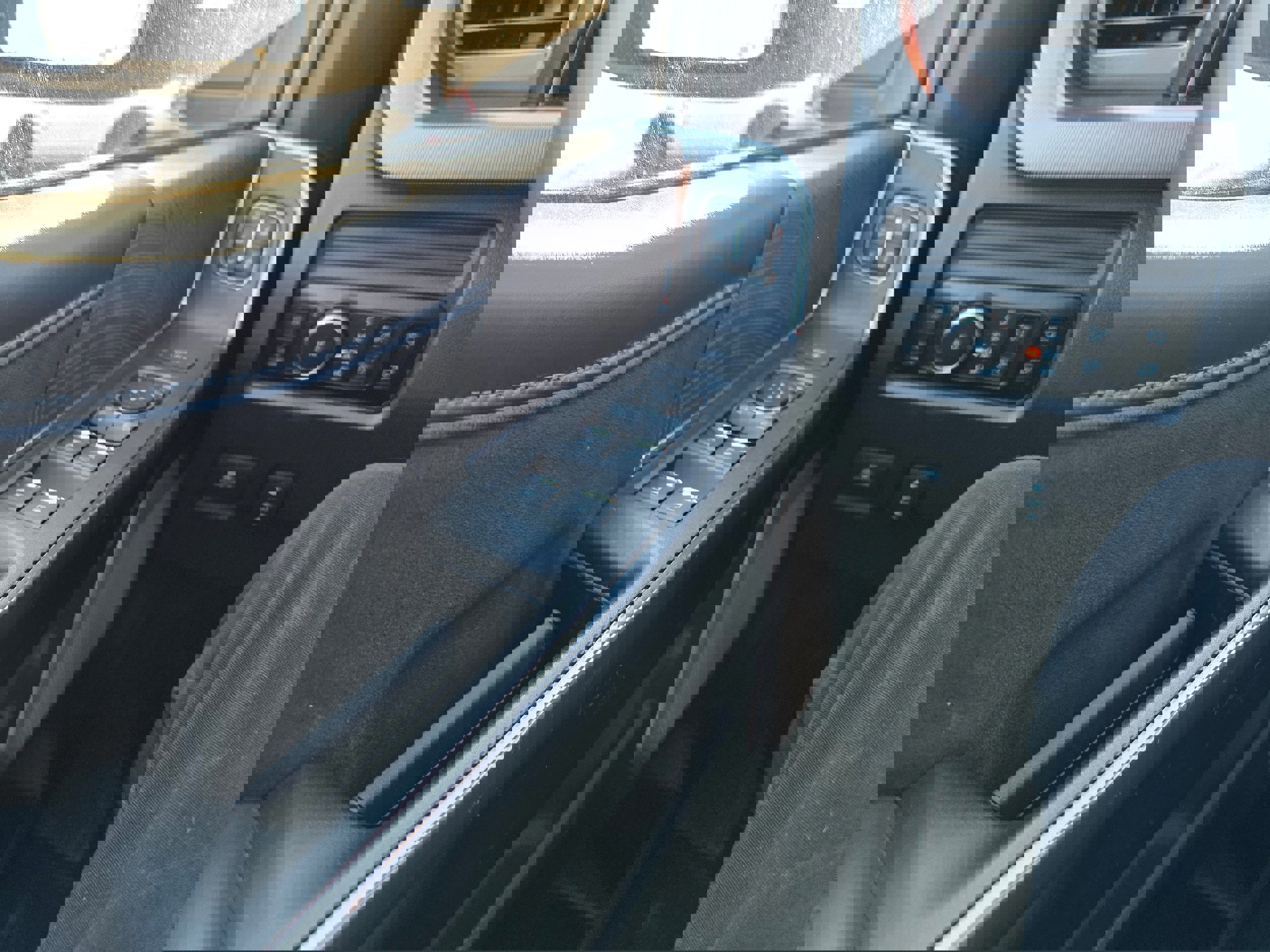 Certified 2025 Ford F250 Platinum image 17