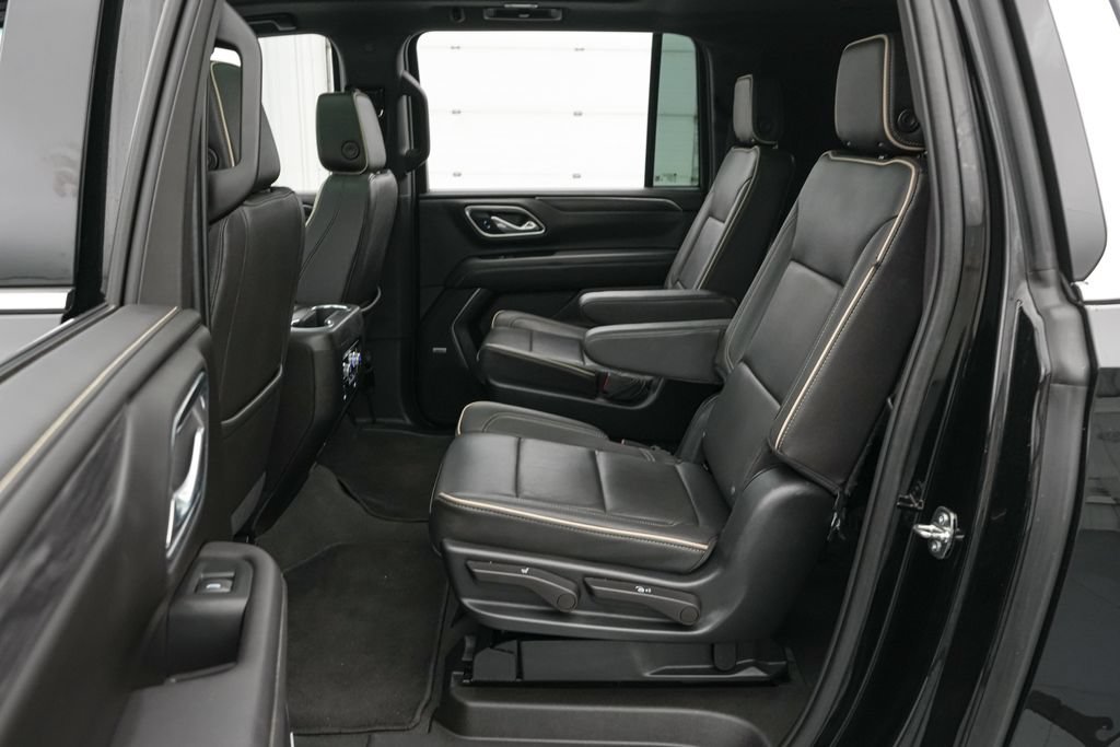 Used 2023 GMC Yukon XL SLT w/ SLT Luxury Package AWD/4WD image 19