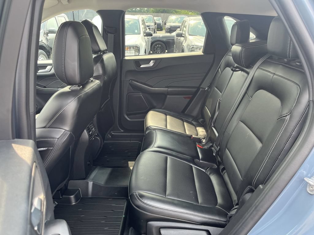 Certified 2025 Ford Escape Platinum AWD/4WD image 4