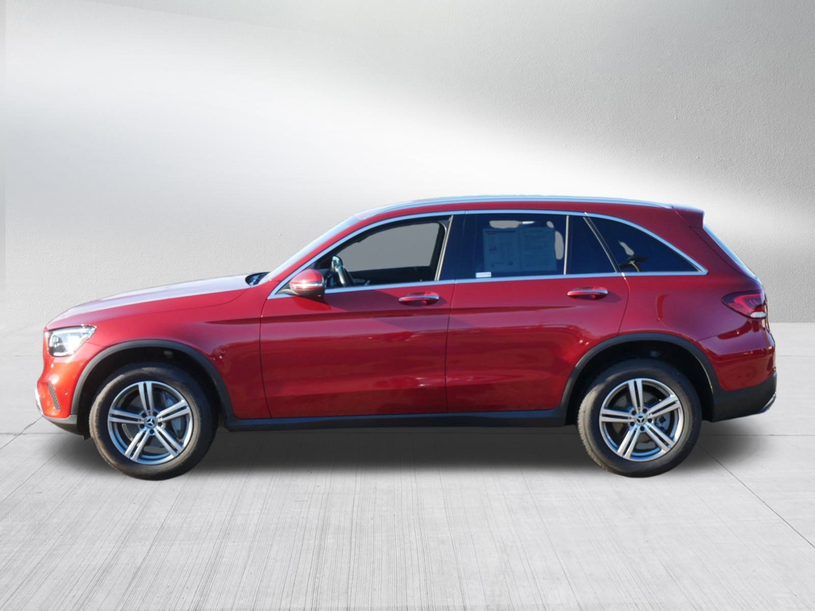 Used 2022 Mercedes-Benz GLC 300 4MATIC image 2