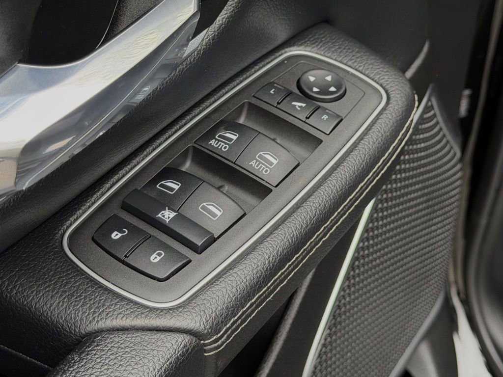 Used 2022 RAM 1500 Laramie AWD/4WD image 14