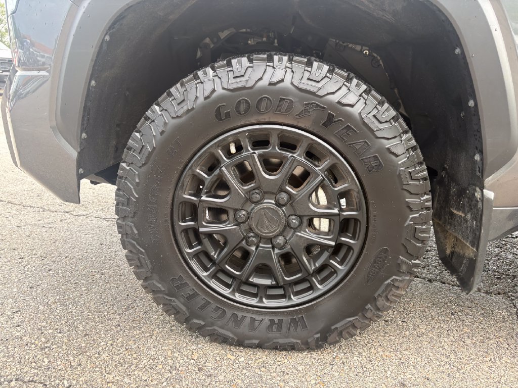 Used 2025 Toyota Tundra SR5 AWD/4WD image 12