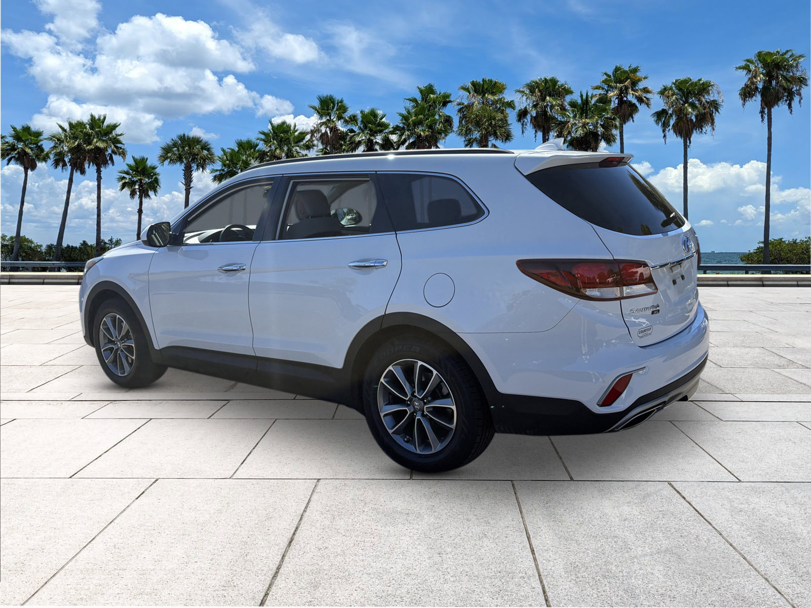 Used 2019 Hyundai Santa Fe XL SE image 6