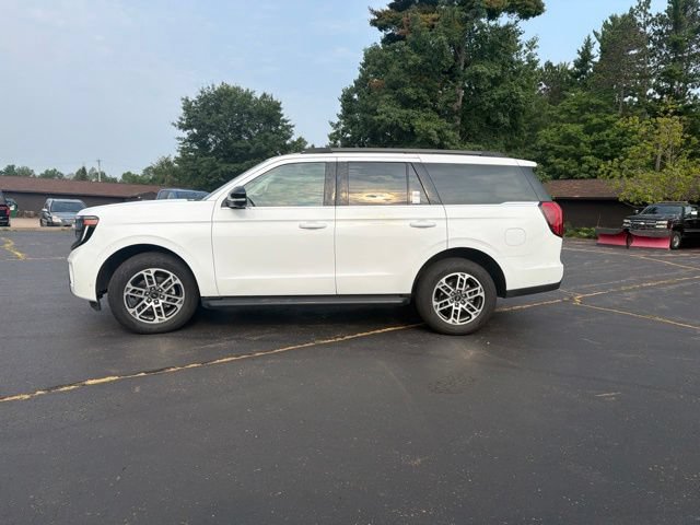 Certified 2025 Ford Expedition Active AWD/4WD image 5