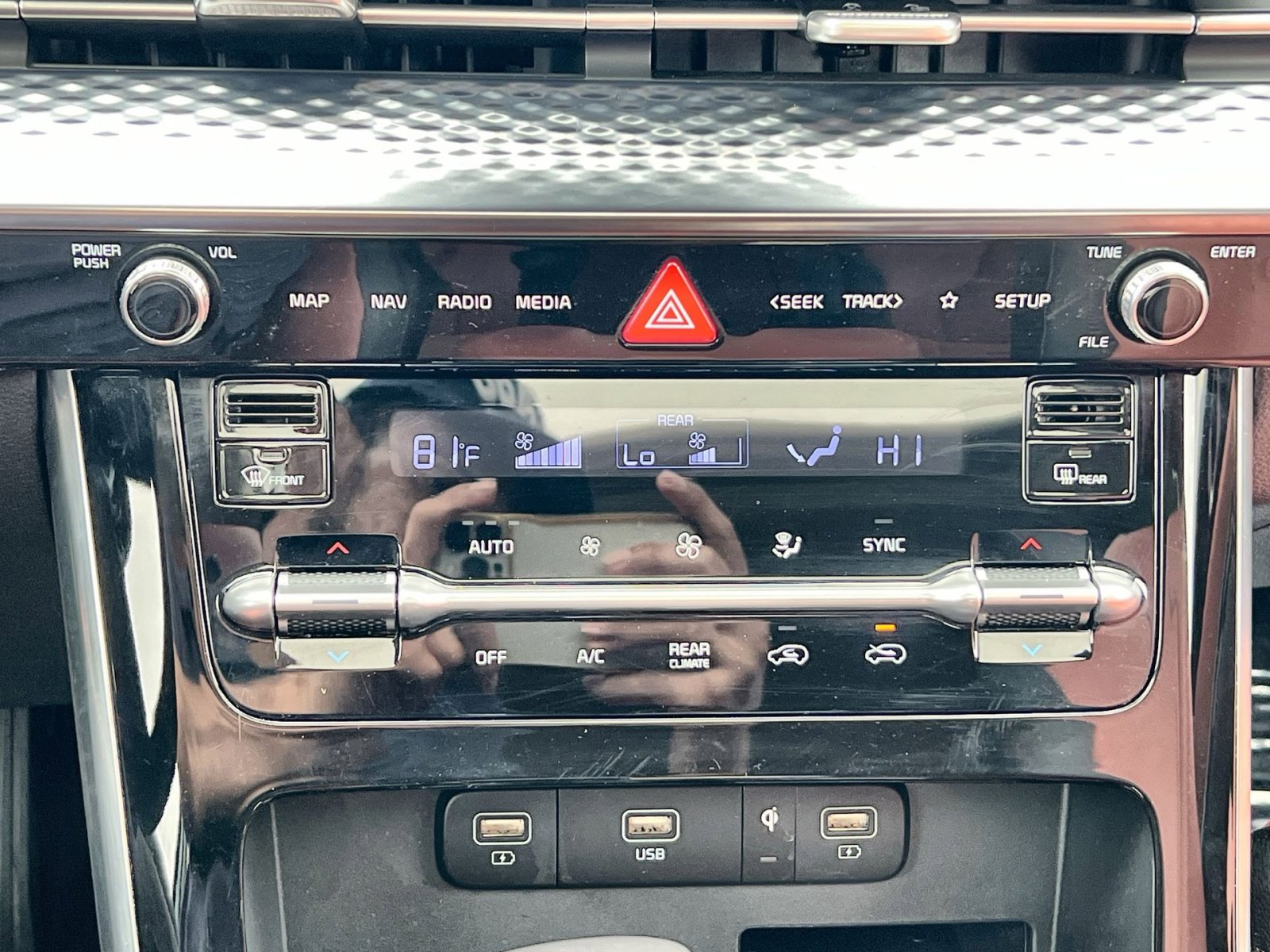 Used 2023 Kia Carnival SX Prestige image 21