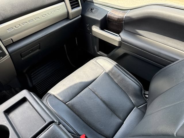 Certified 2022 Ford F350 Lariat w/ Lariat Value Package AWD/4WD image 16