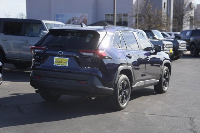 Used 2019 Toyota RAV4 XLE image 4