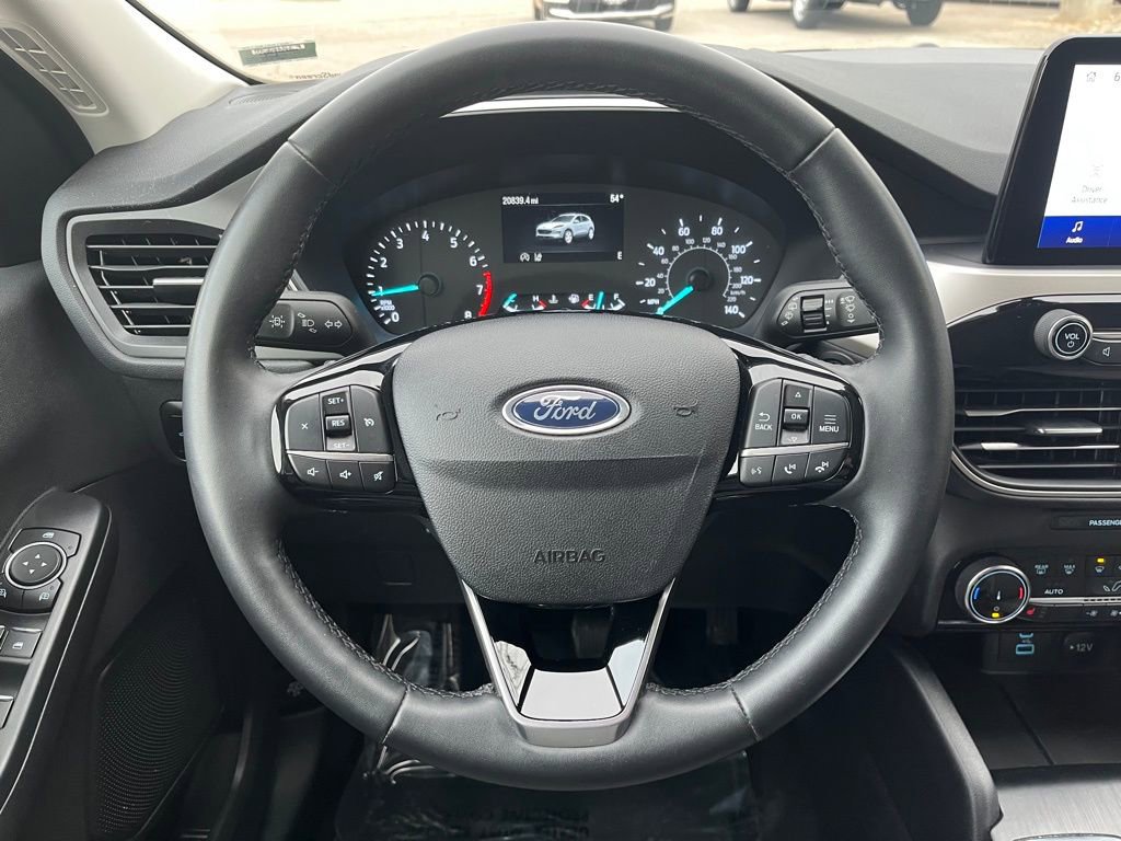 Certified 2022 Ford Escape SE w/ SE Sport Appearance Package image 16