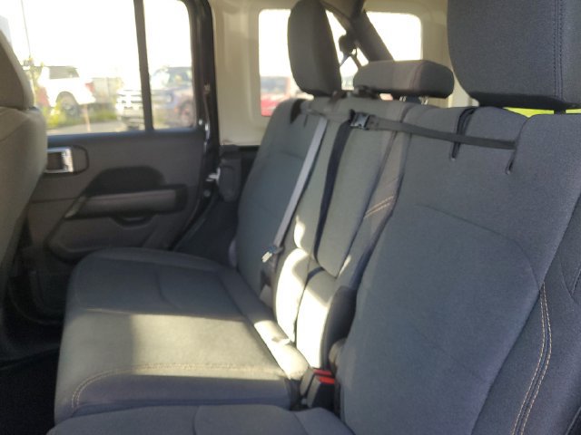 Used 2024 Jeep Wrangler Unlimited Sahara AWD/4WD image 24