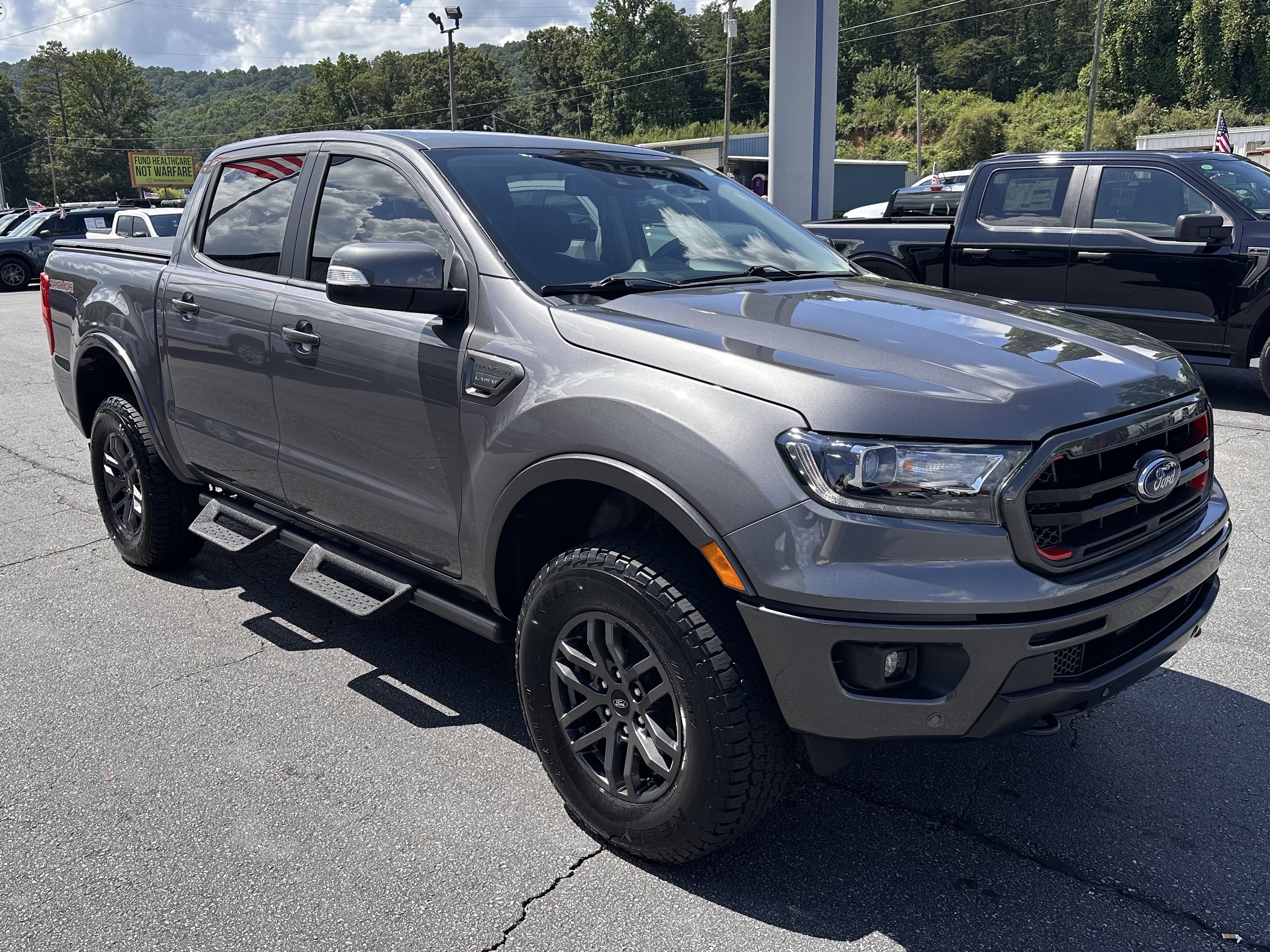 Certified 2021 Ford Ranger Lariat w/ Tremor Off-Road Package AWD/4WD image 4