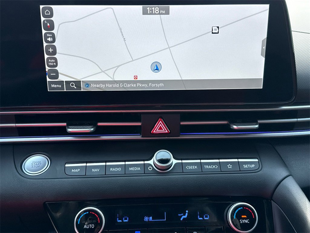 Used 2024 Hyundai Elantra SEL image 29