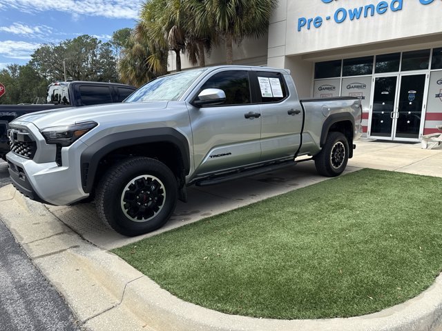 Used 2025 Toyota Tacoma TRD Off-Road AWD/4WD image 9