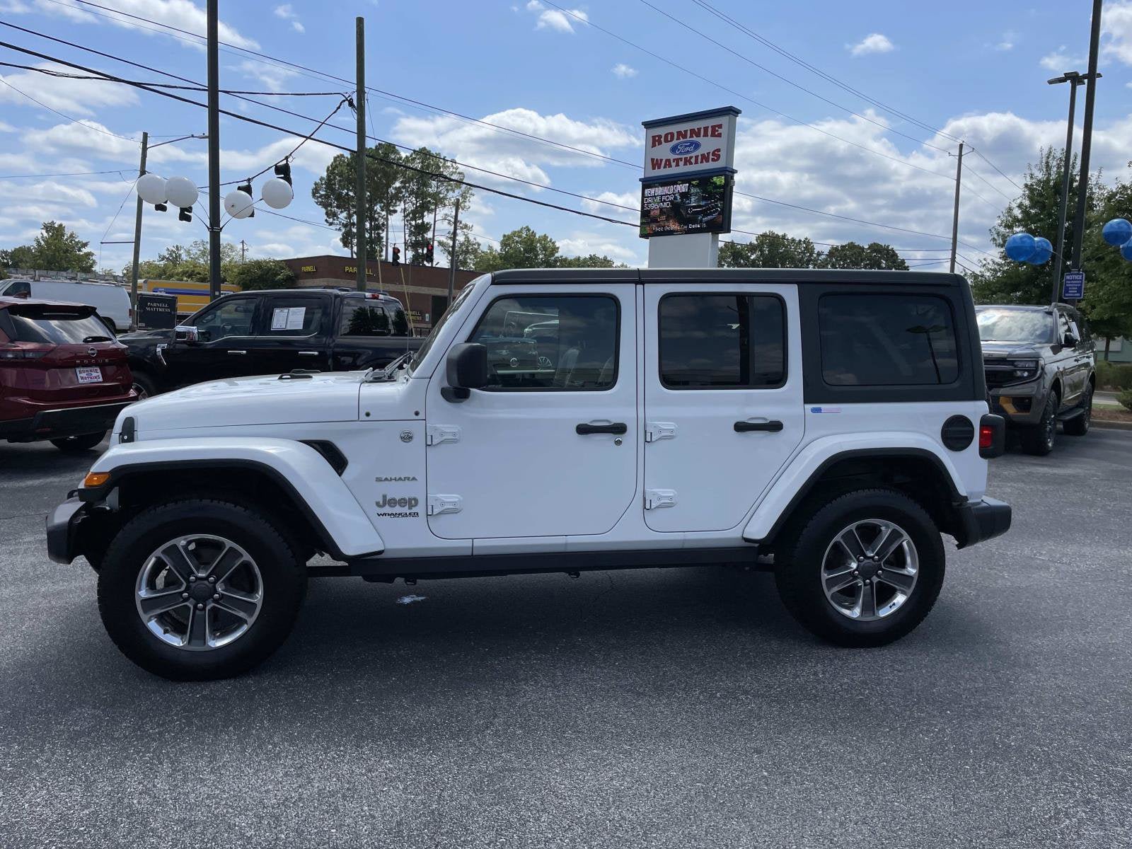 Used 2020 Jeep Wrangler Unlimited Sahara AWD/4WD image 8