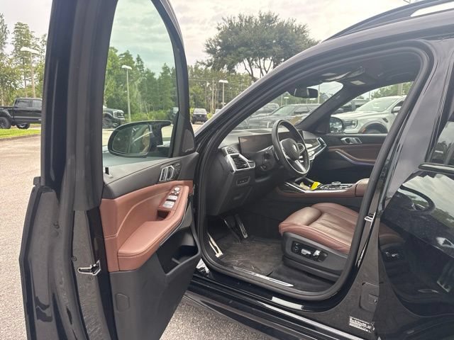 Used 2025 BMW X7 M60i AWD/4WD image 14
