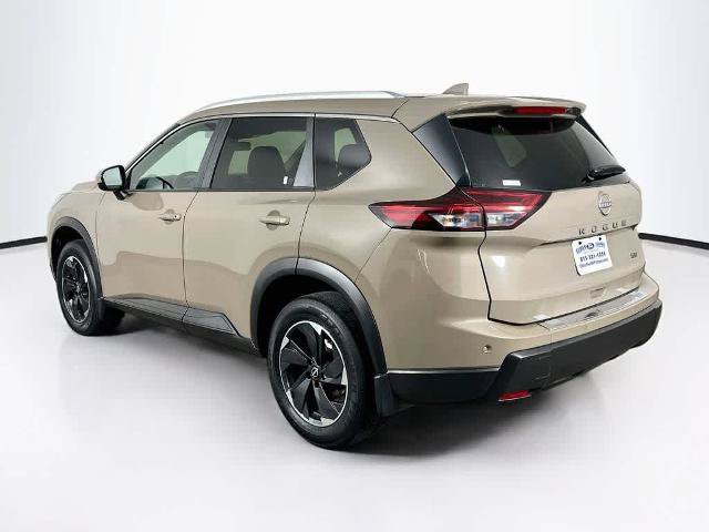 Used 2024 Nissan Rogue SV w/ SV Premium Package FWD image 4