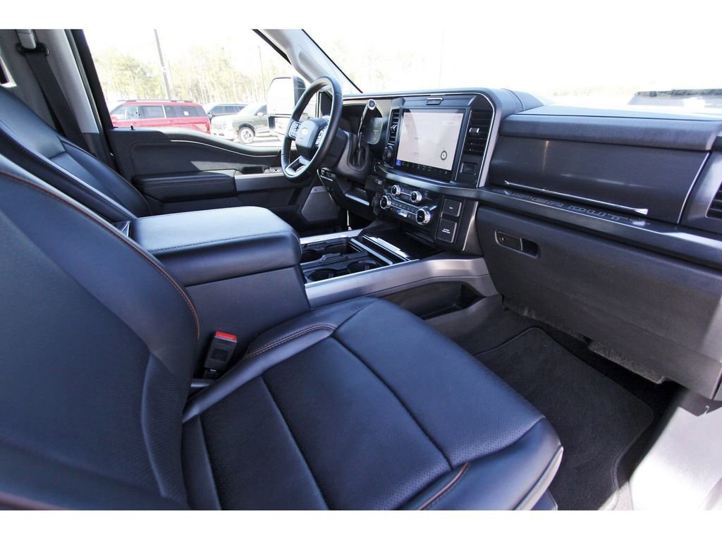 Certified 2025 Ford F250 Lariat w/ Lariat Ultimate Package image 27