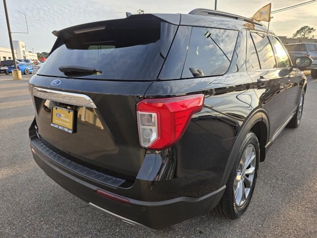 Certified 2022 Ford Explorer XLT w/ Equipment Group 202A image 5