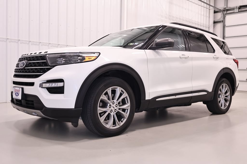 Certified 2023 Ford Explorer XLT w/ Equipment Group 202A AWD/4WD image 6