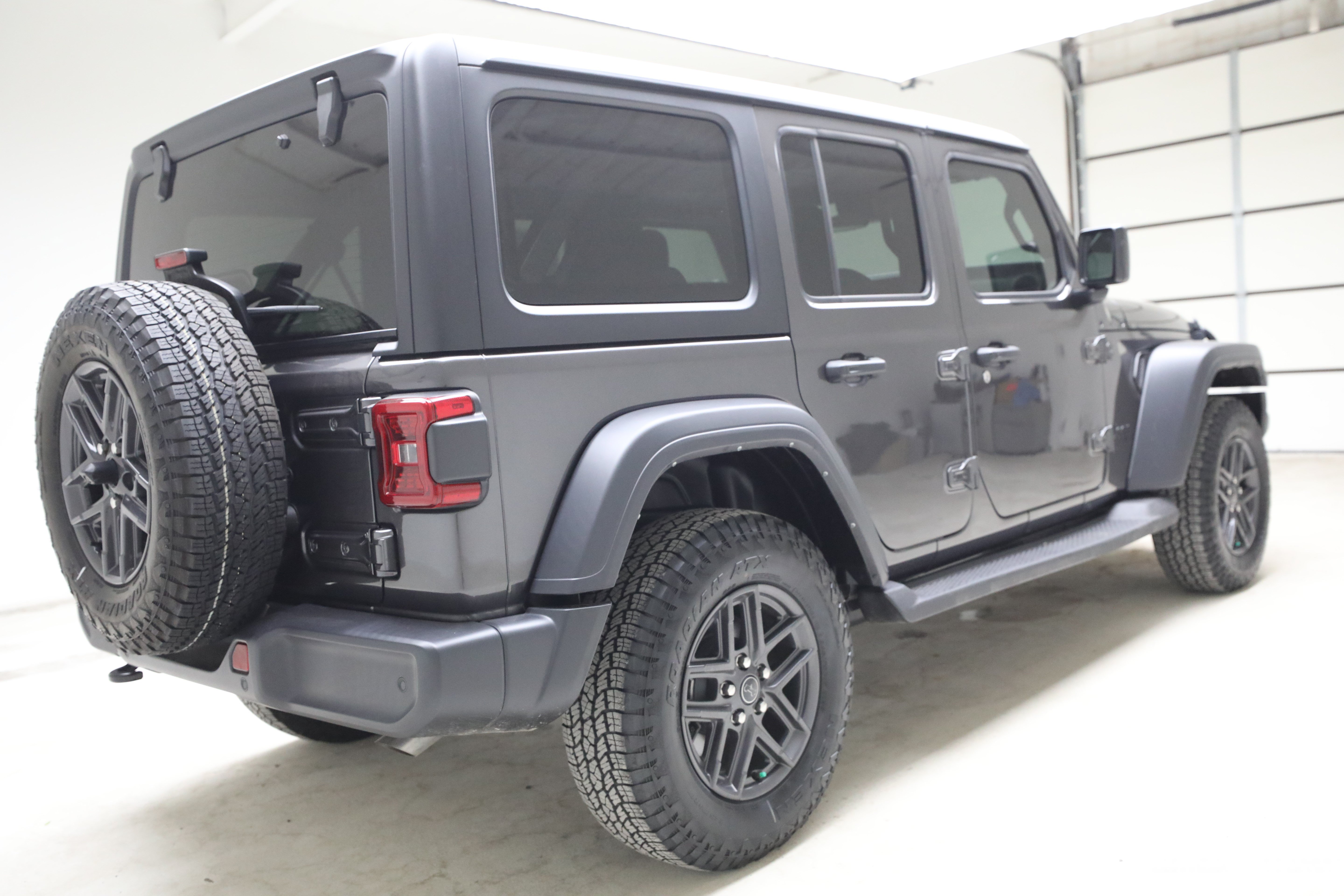 Used 2024 Jeep Wrangler Unlimited Sport AWD/4WD image 5