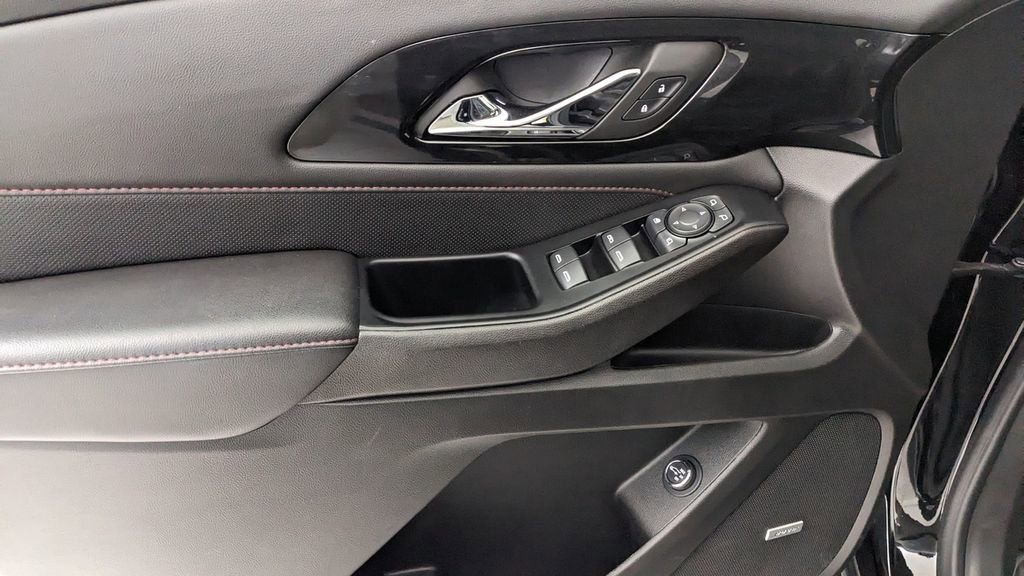 Used 2023 Chevrolet Traverse RS image 24