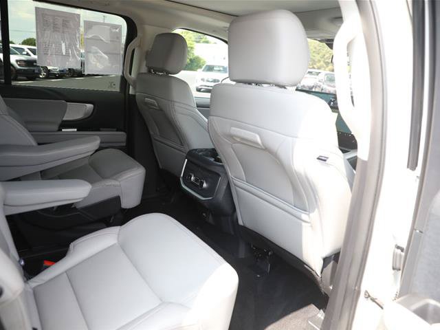 Certified 2025 Ford Expedition Active AWD/4WD image 39