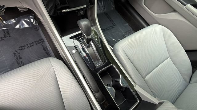 Used 2017 Honda Accord LX image 28