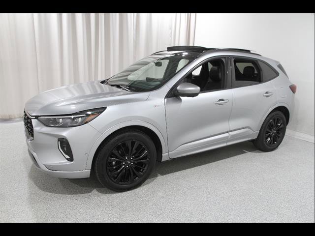 Certified 2023 Ford Escape ST-Line Elite w/ Premium Technology Package AWD/4WD image 3
