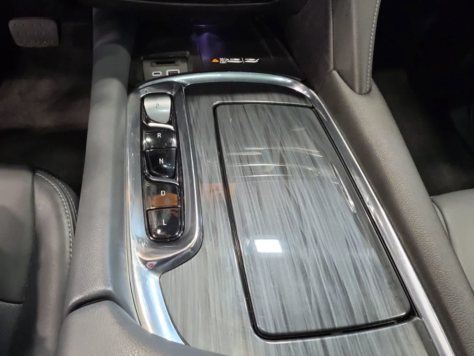 Used 2023 Buick Enclave Essence w/ Sport Touring Edition FWD image 22