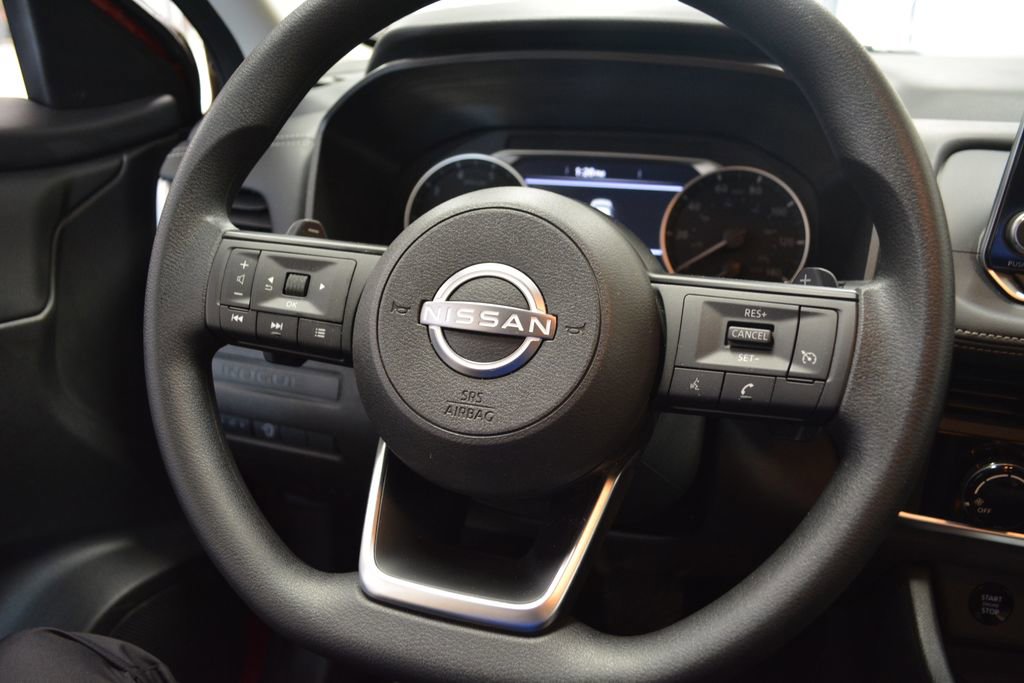 Used 2024 Nissan Rogue S AWD/4WD image 16
