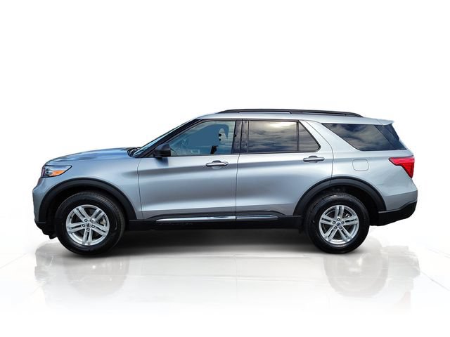 Certified 2023 Ford Explorer XLT w/ Equipment Group 202A AWD/4WD image 4