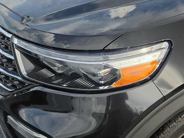 Certified 2024 Ford Explorer XLT w/ Equipment Group 202A RWD image 10