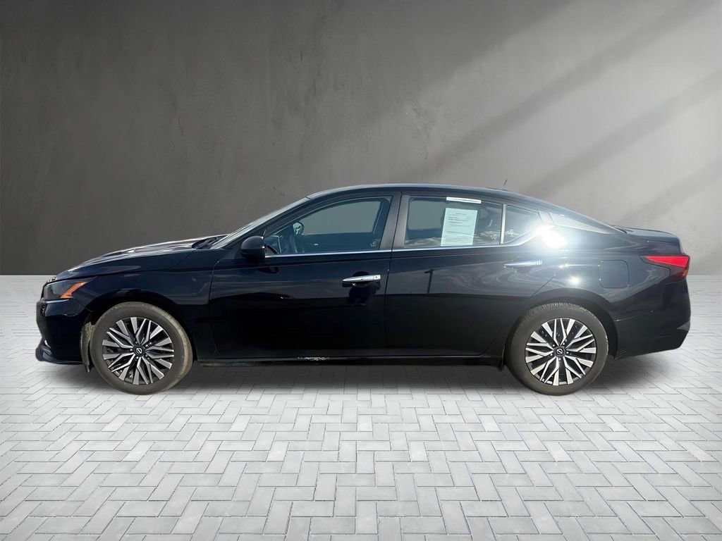 Used 2024 Nissan Altima 2.5 SV FWD image 6