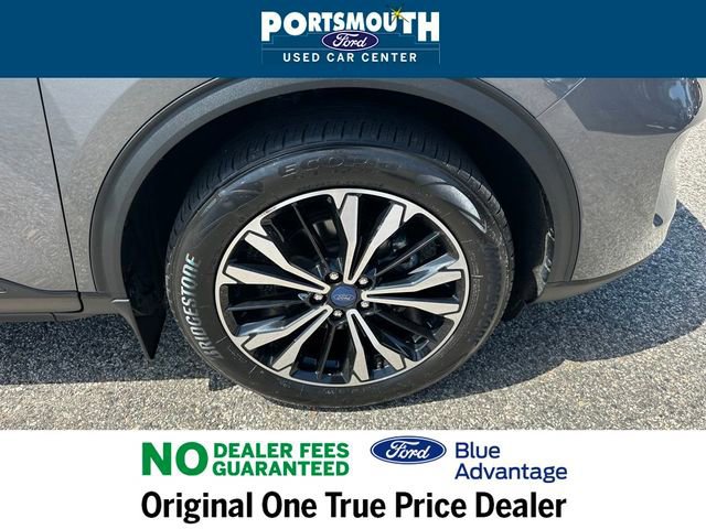 Certified 2022 Ford Escape SE w/ SE Sport Appearance Package image 33