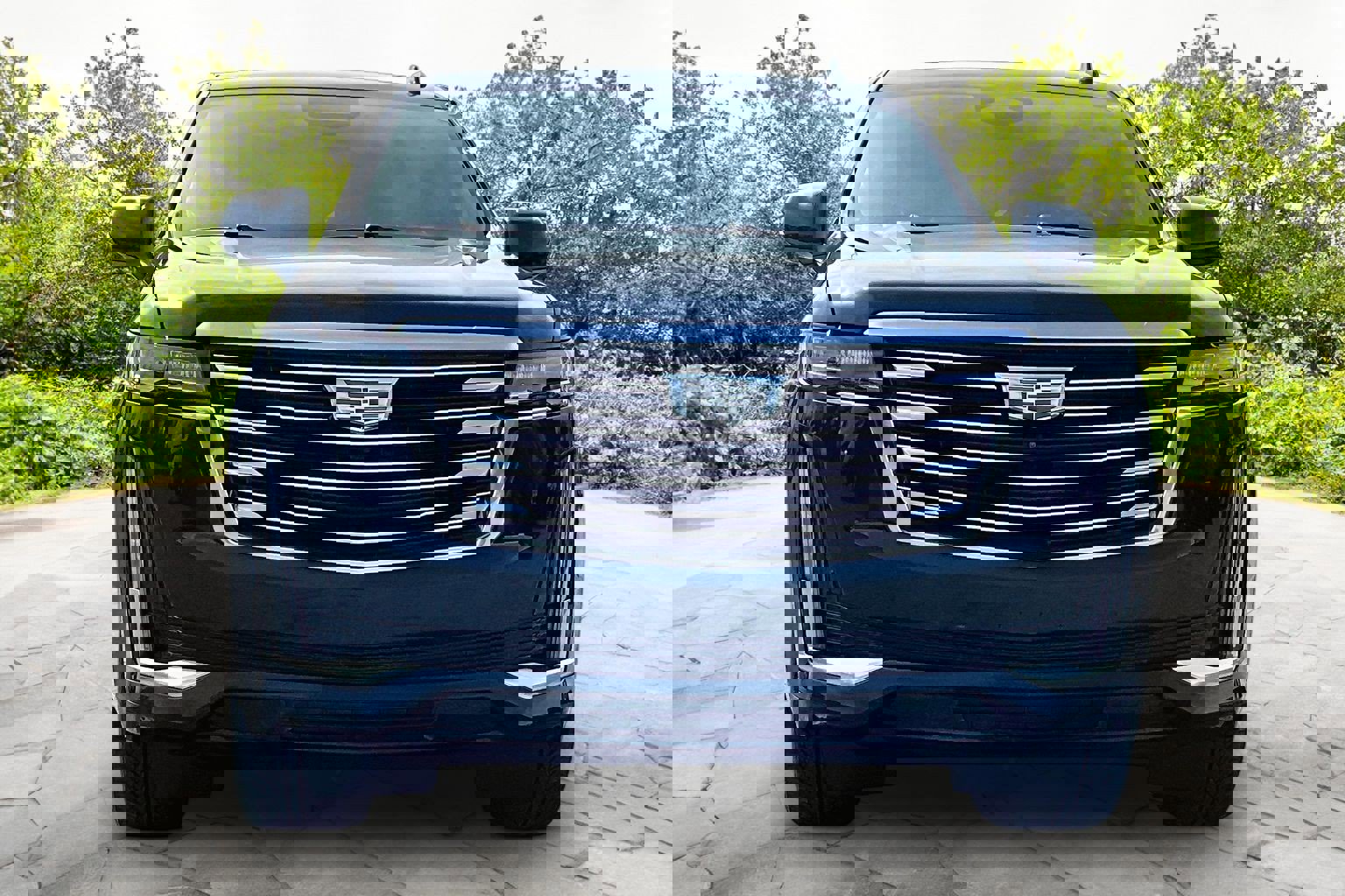 Used 2023 Cadillac Escalade Premium Luxury image 3