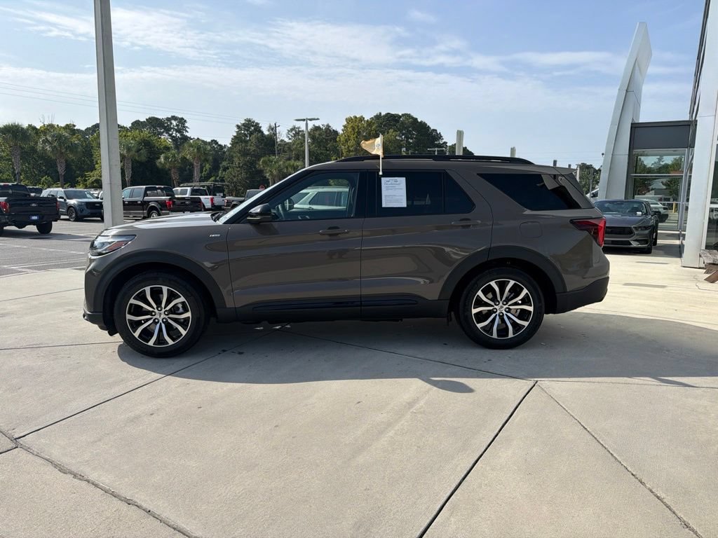 Certified 2026 Ford Explorer ST-Line RWD image 5