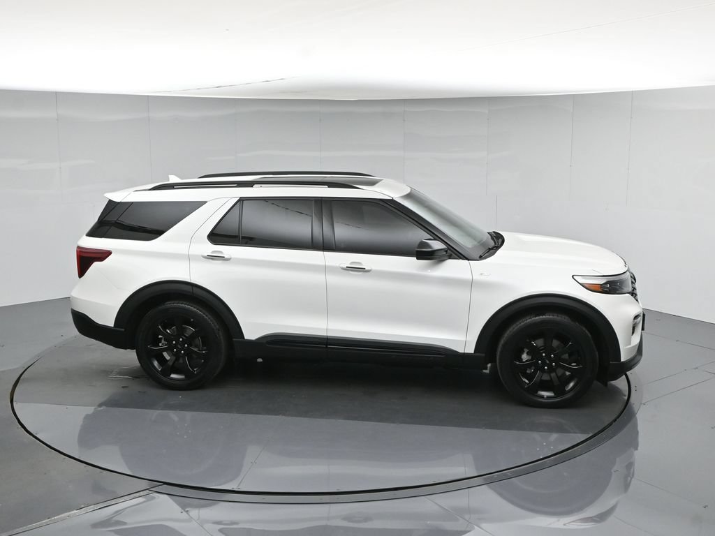 Certified 2024 Ford Explorer ST-Line w/ Class IV Trailer Tow Package RWD image 61